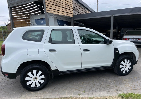 Dacia Duster cena 29793 przebieg: 200000, rok produkcji 2019 z Lesko małe 121